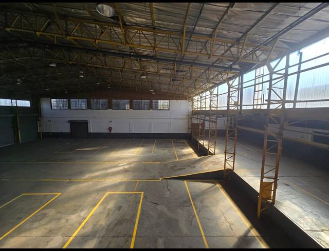 2,722M² WAREHOUSE TO LET IN BENROSE